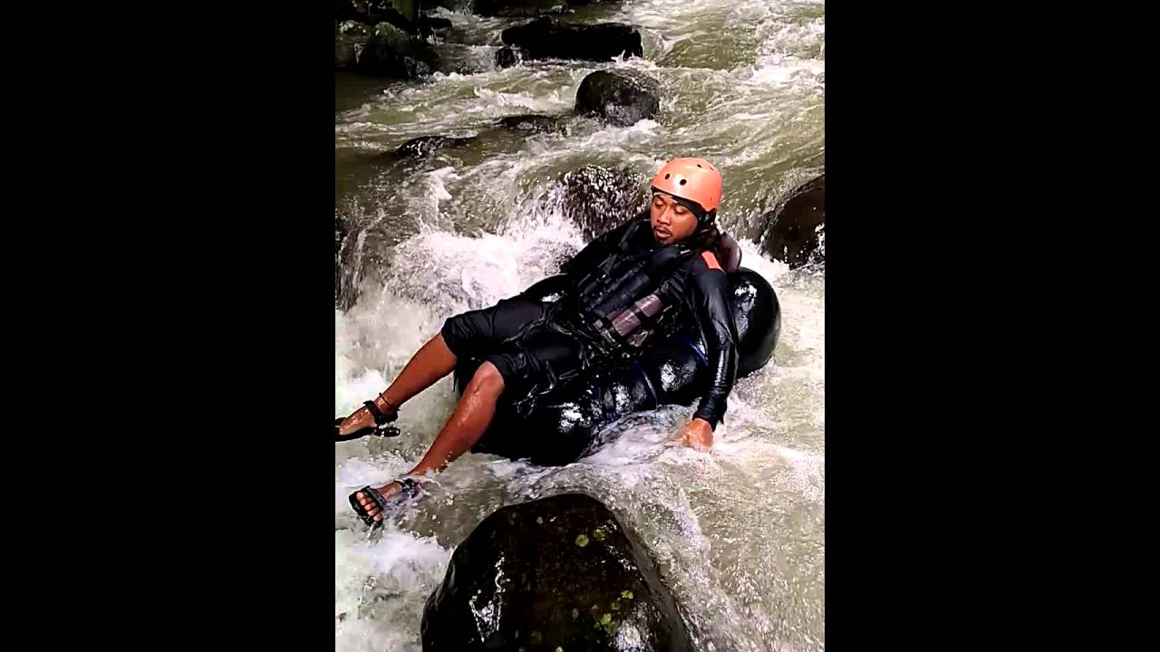 Tubing di senatah adventure
