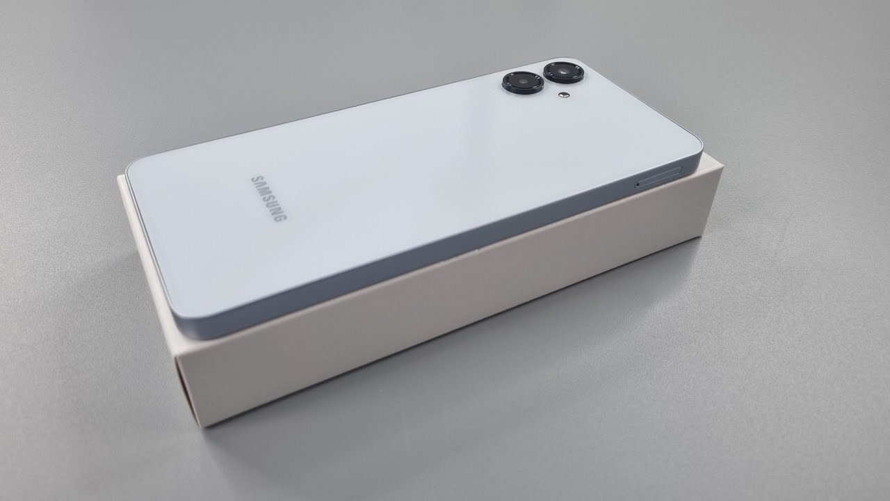 Samsung Galaxy A06 本体 ホワイト Samsung Galaxy A06 Light Blue 4GB