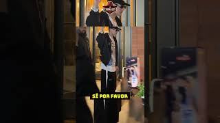 Peso Pluma no se quiso acercar a sus fans
