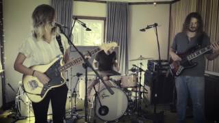 Vignette de la vidéo "Slothrust - "Horseshoe Crab" (Live at Dangerbird)"