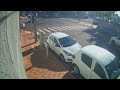CÂMERA DE MONITORAMENTO FLAGRA BATIDA DE CARRO b