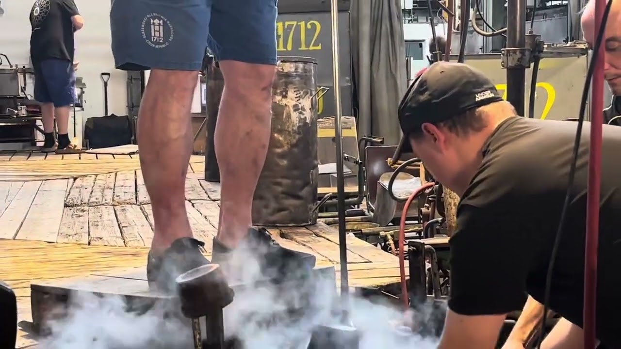 Výroba skla ve Sklárně Harrachov