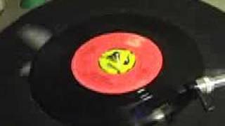 Download Lagu Eddie Rabbitt: I Love a Rainy Night MP3