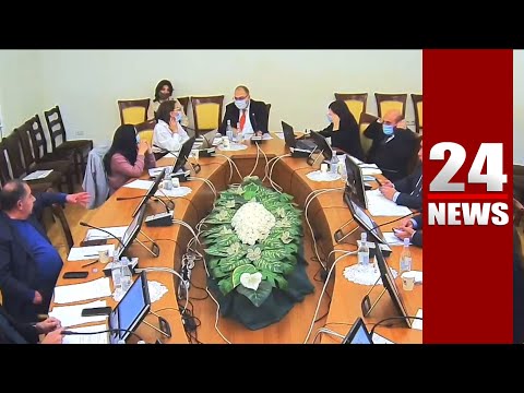 «Մեկ հանում ես դիմակդ, մեկ՝ դնում»․ «Ձեզ եմ պաշտպանում»․ Վարդանյանը նկատեց՝ ՔՊ-ականը հանել էր դիմակը