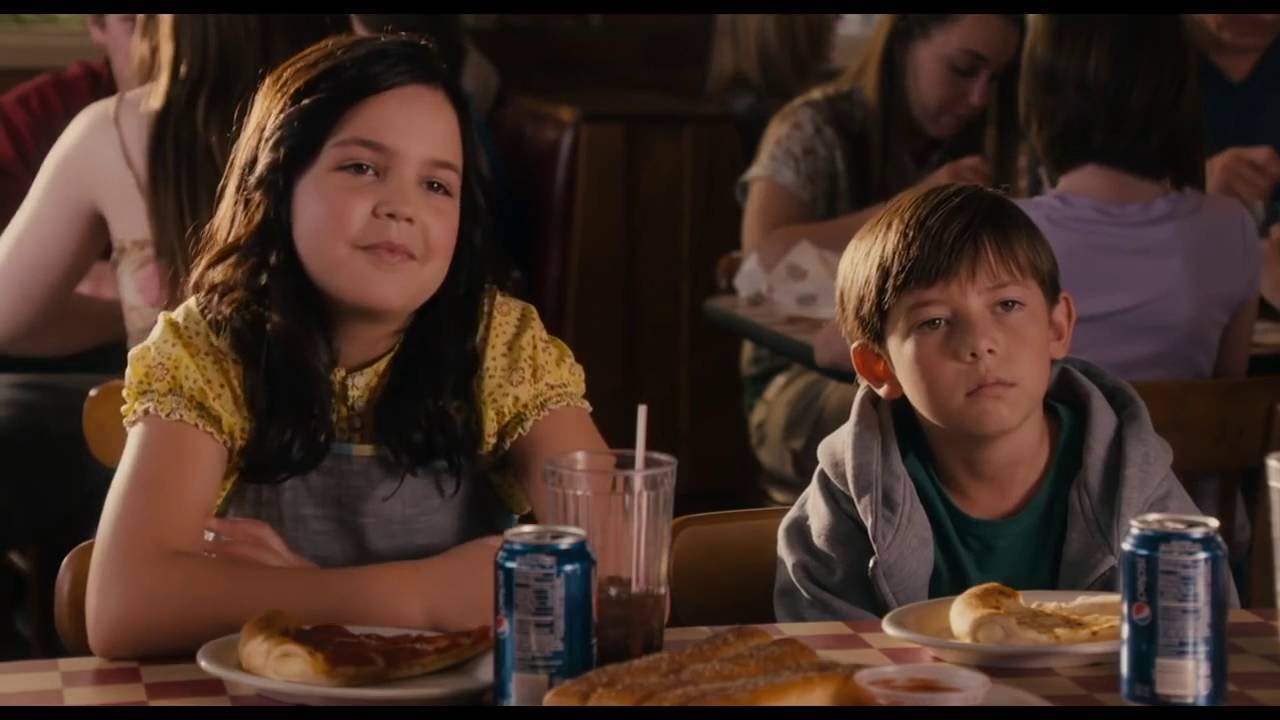 Una esposa de mentira Trailer YouTube Una esposa de mentira Trailer YouTube