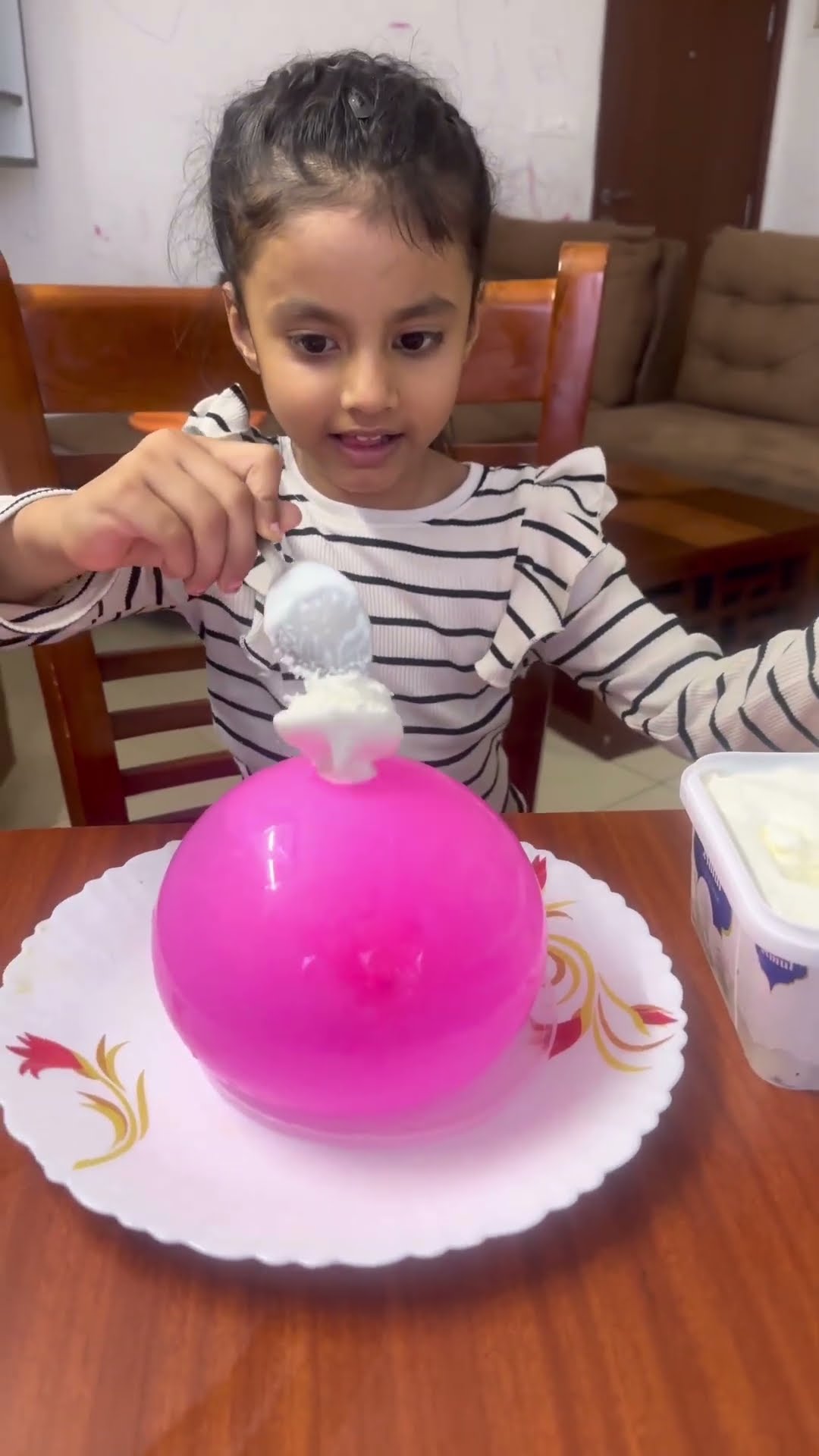 Water balloon cake prank ?Tom and Jerry?#shorts