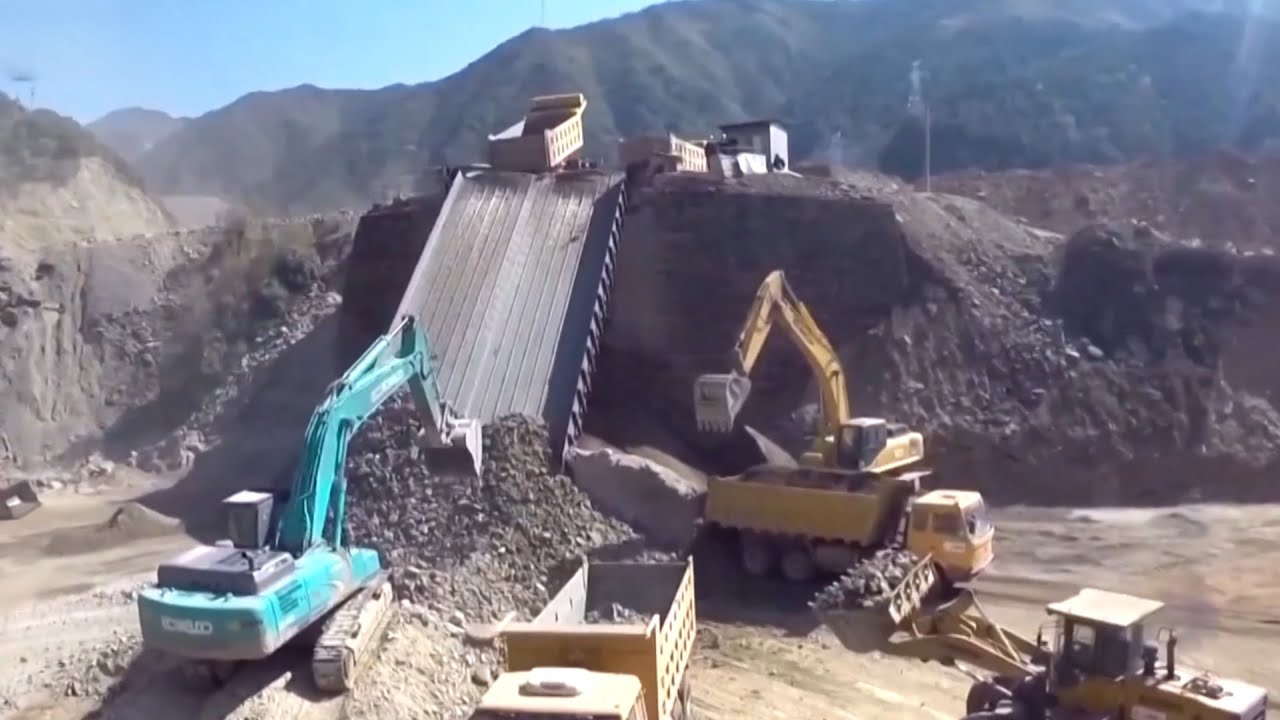 China detains two Japanese nationals over suspected rare earths smuggling