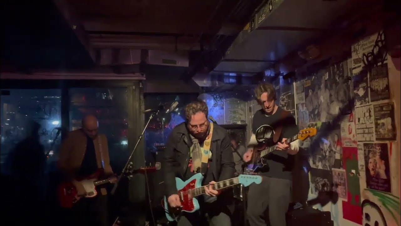 The Pretty Flowers "Doom Town" (Wipers) live YouTube