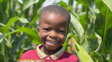 LÔI CON MẶT ĐẦY HẠNH PHÚC KHI ĐƯỢC BÁC LINH PHILIP CHO UỐNG SỮA ĂN UỐNG ĐẦY ĐỦ QUÁ ĐÁNG YÊU