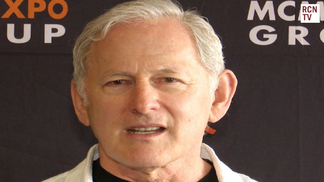 Victor Garber Interview Legends Of Tomorrow On Set Fun - YouTube