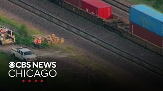 Burglars target freight train in Chicago's western suburbs