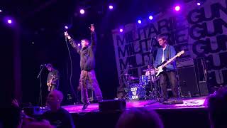 Militarie Gun - Throw Me Away (Live)