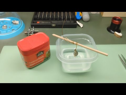 Waltham grade 225 watch restoration part 3: dissolving a screw using alum powder
