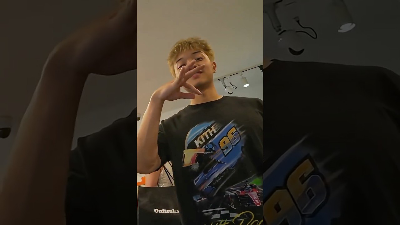 Сакура ругает Джейсона за то, что он блевал знаками банды 😭