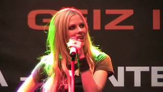 Avril Lavigne: Girlfriend + When You're Gone live acoustic in Berlin 2007