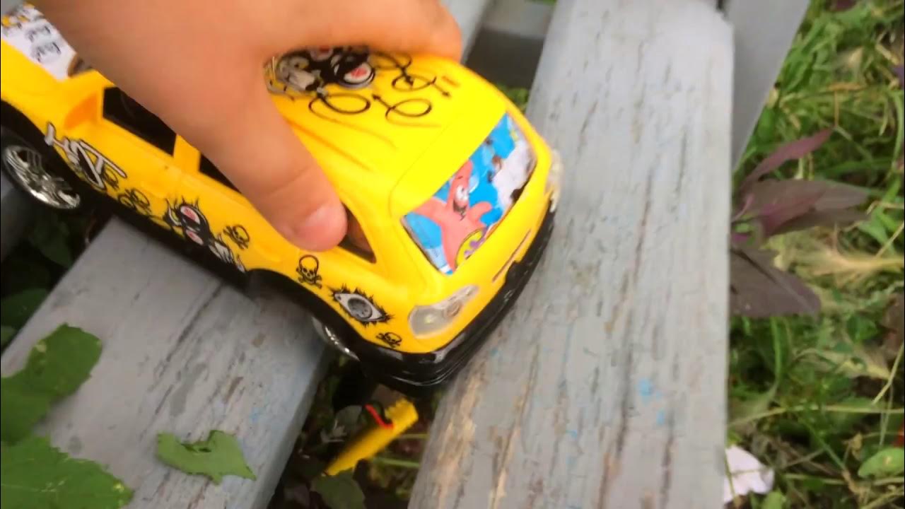 Машинки краш fest. Crash test машинка на радиоуправлении. Краш машинка. Краш мобиль игрушка. Краш машинка.