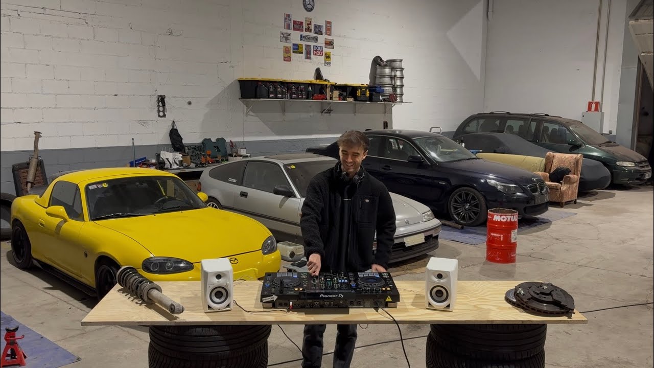 Warehouse Techno Mix | Live DJ Set Pioneer XDJ-RX3 | DJ BELA