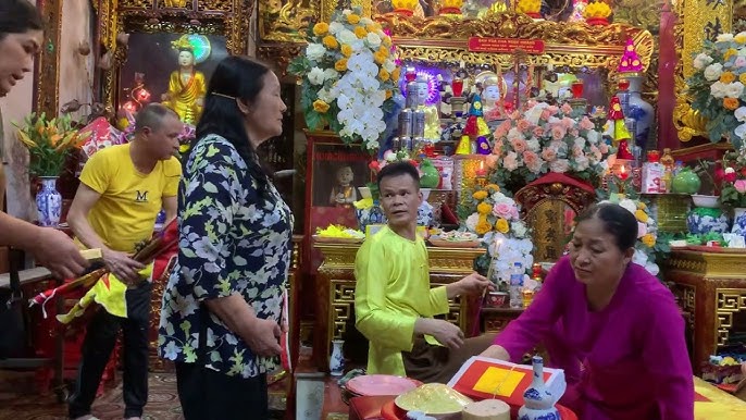 Thời Điểm Tốt Nhất Để Cầu May Mắn Tại Đền Mẫu Đầm Sen
