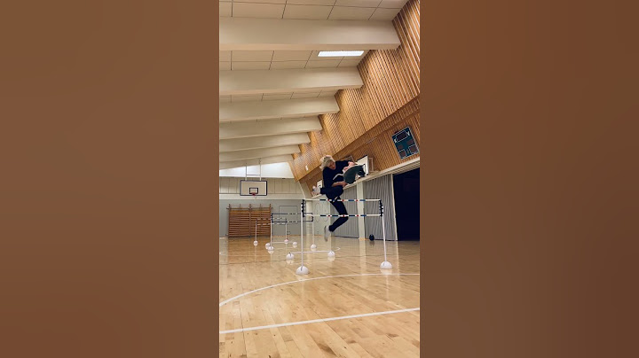 CAN YOU JUMP WITH BOTH LEGS?? #hobbyhorsing #hobbyhorse
