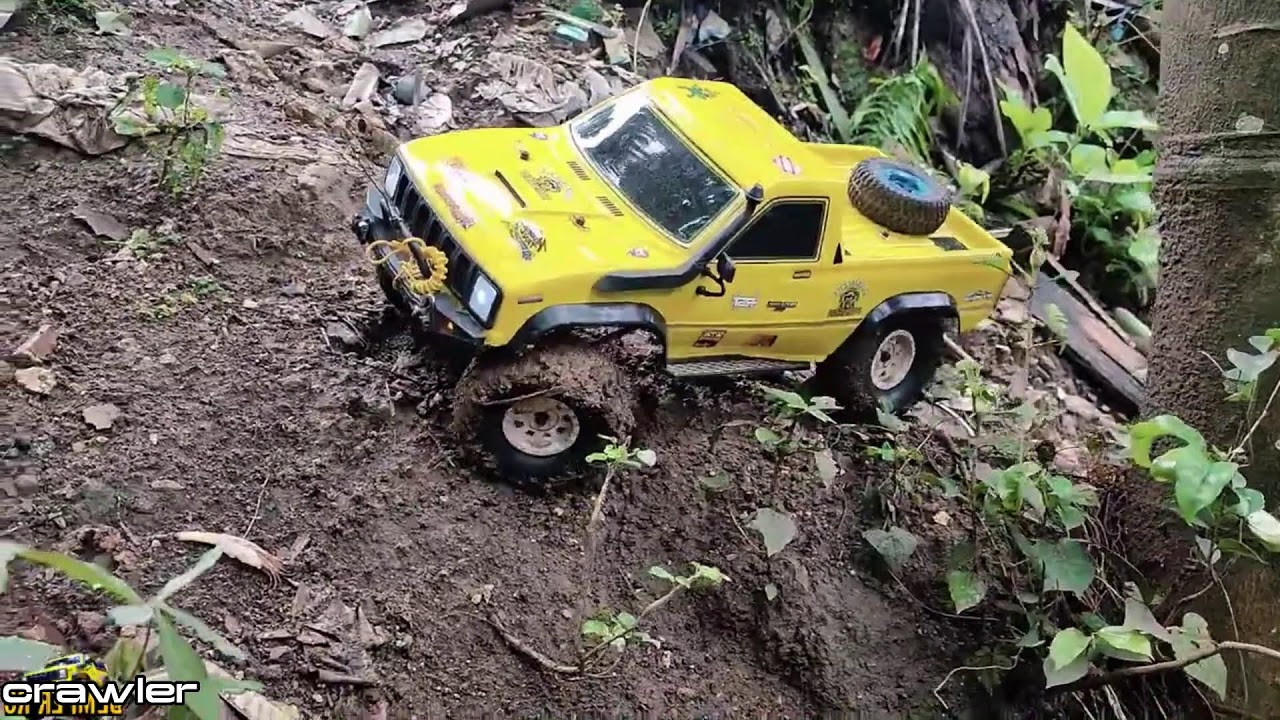 This RC Truck Carries a FULL LOAD Through Extreme Mud… UNSTOPPABLE! 13