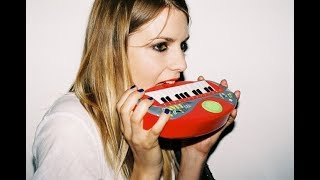 The Best Songs Of Alev Lenz