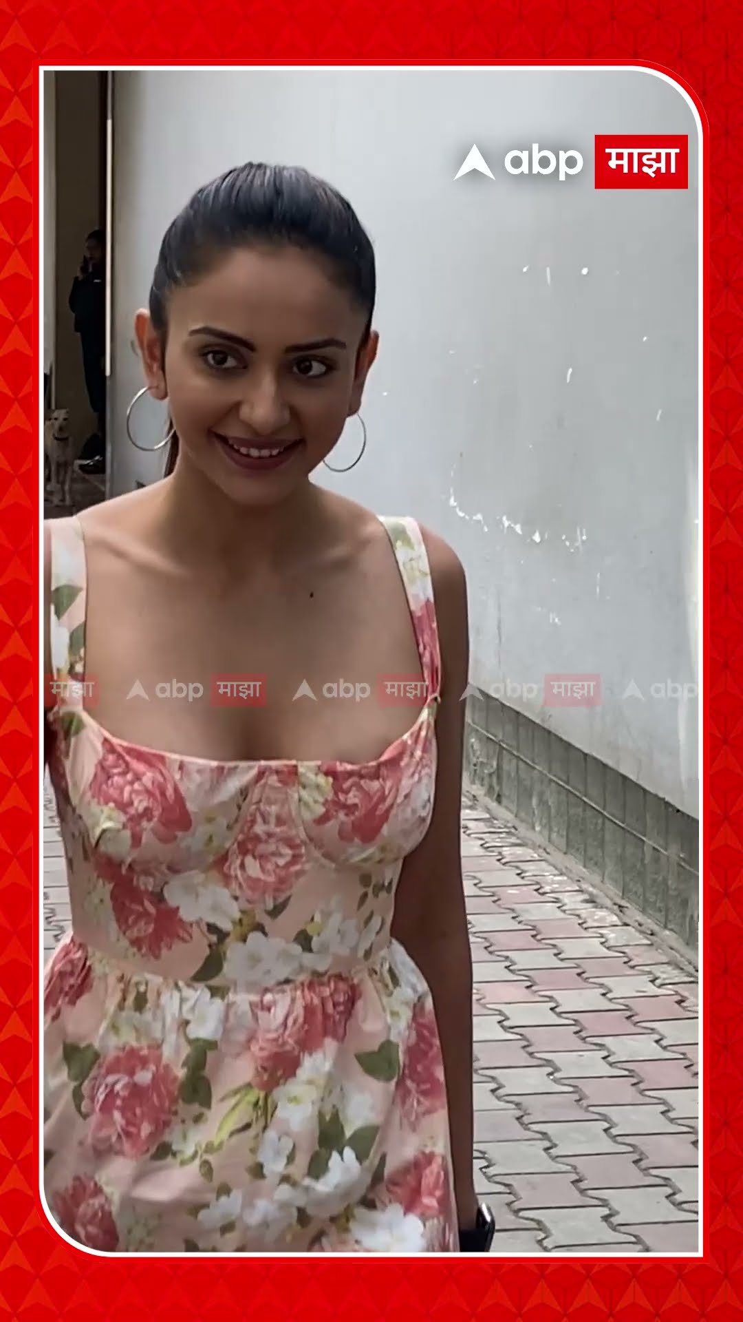Rakul Preet Singh | ओठांवर लाली, क्यूट स्माईल रकूल प्रीतचा सुपर लूक!