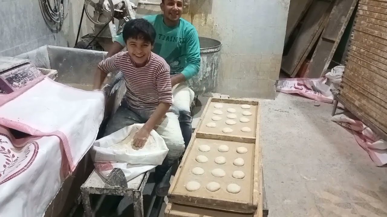 صناعة الخبز في الفرن البلدي البلدي