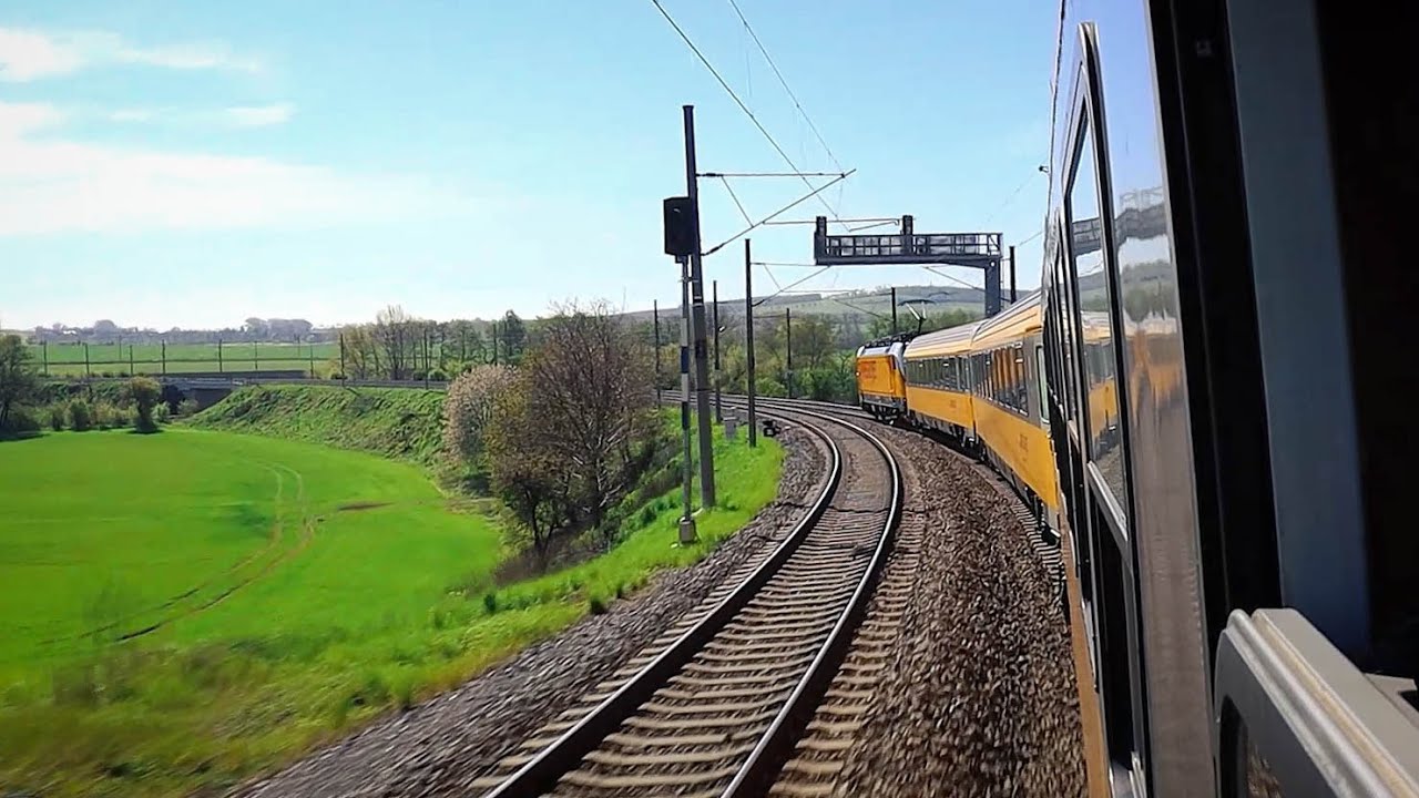 RegioJetem přes Brno na východ | Pohled z vlaku na trase Brno hl.n. - Kojetín