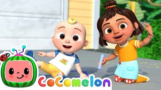 Head Shoulders Knees and Toes Song | CoComelon Nursery Rhymes \& Kids Songs