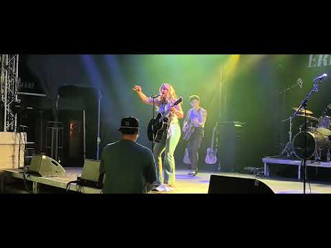 Erin Kinsey - Different Us LIVE @soundofnashville1767 Open Air Cologne 23.08.2025 @ErinKinsey
