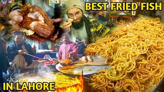 70 Years Old Fish Shop | Best Fried Fish in Lahore | Desi Ghee Doodh Jalebi, Makhan Wali Anda Tikki