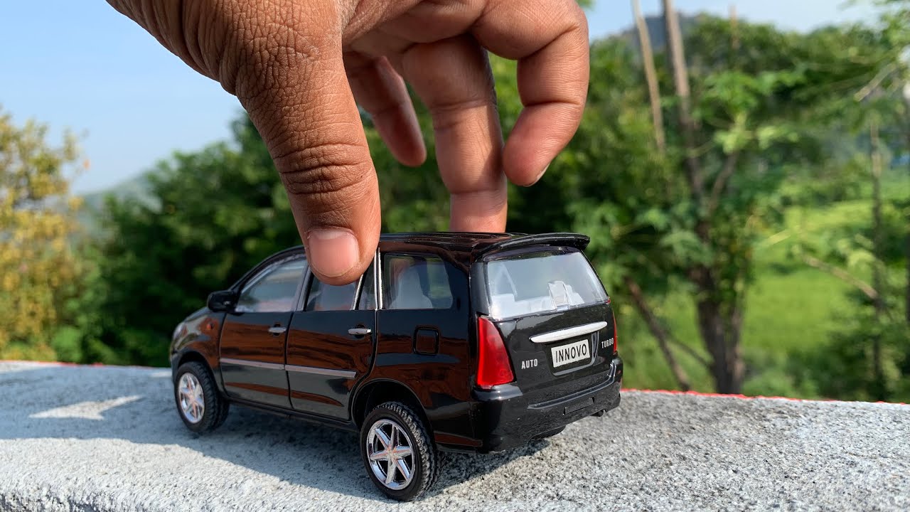Unboxing of Scale Model Toyota Innova Car Model Car ARJUN TOY WORLD