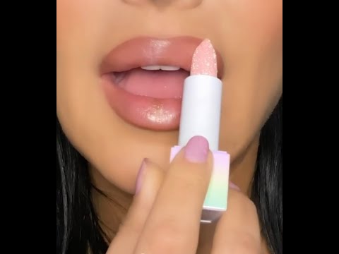 Video: BOE Beauty Bombshell Pink lūpu spīduma pārskats