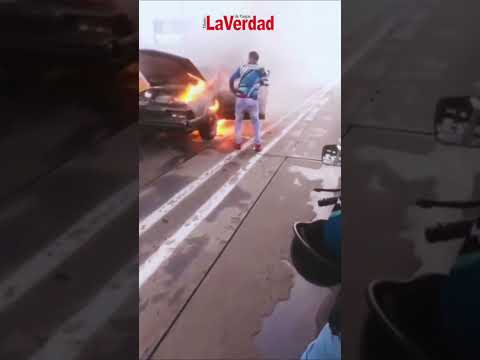 Un carro se incendió en el elevado de Zamora Un carro se incendió en el elevado de Zamora