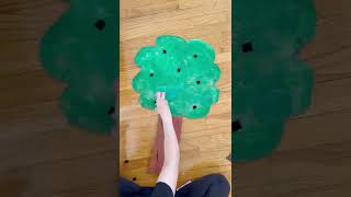 Recycle an old box for this apple picking game! #toddlersoftiktok #kidsactivities #teacherac...