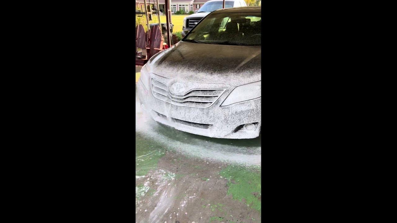 Cleaning bugs off my car - YouTube