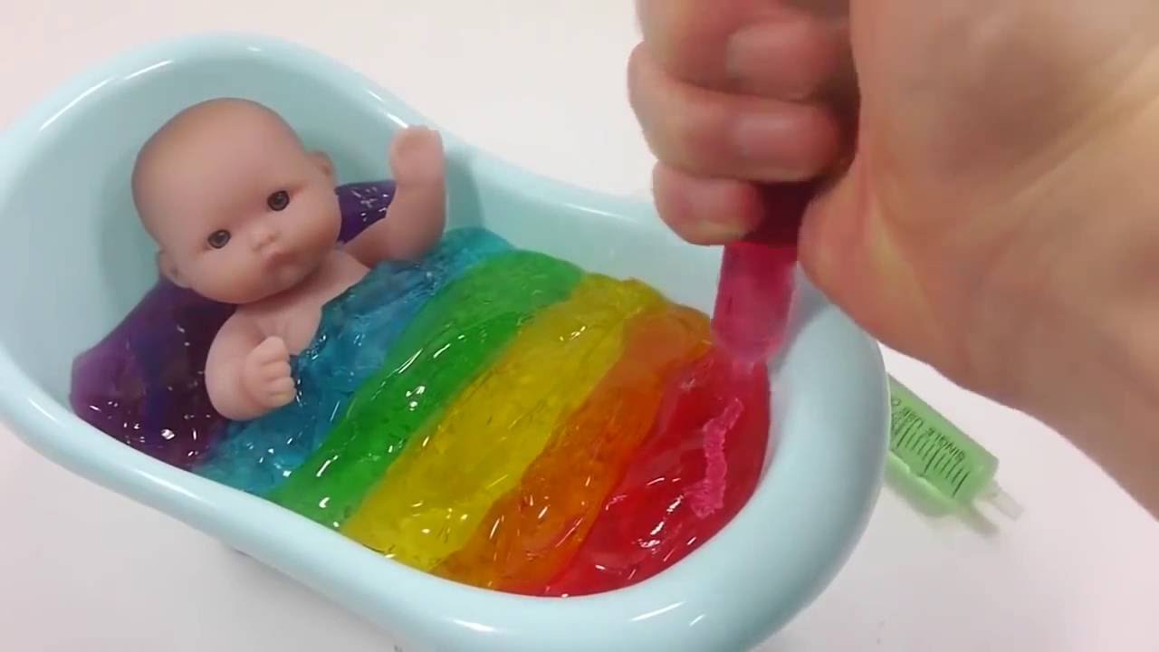 learn colours with baby doll