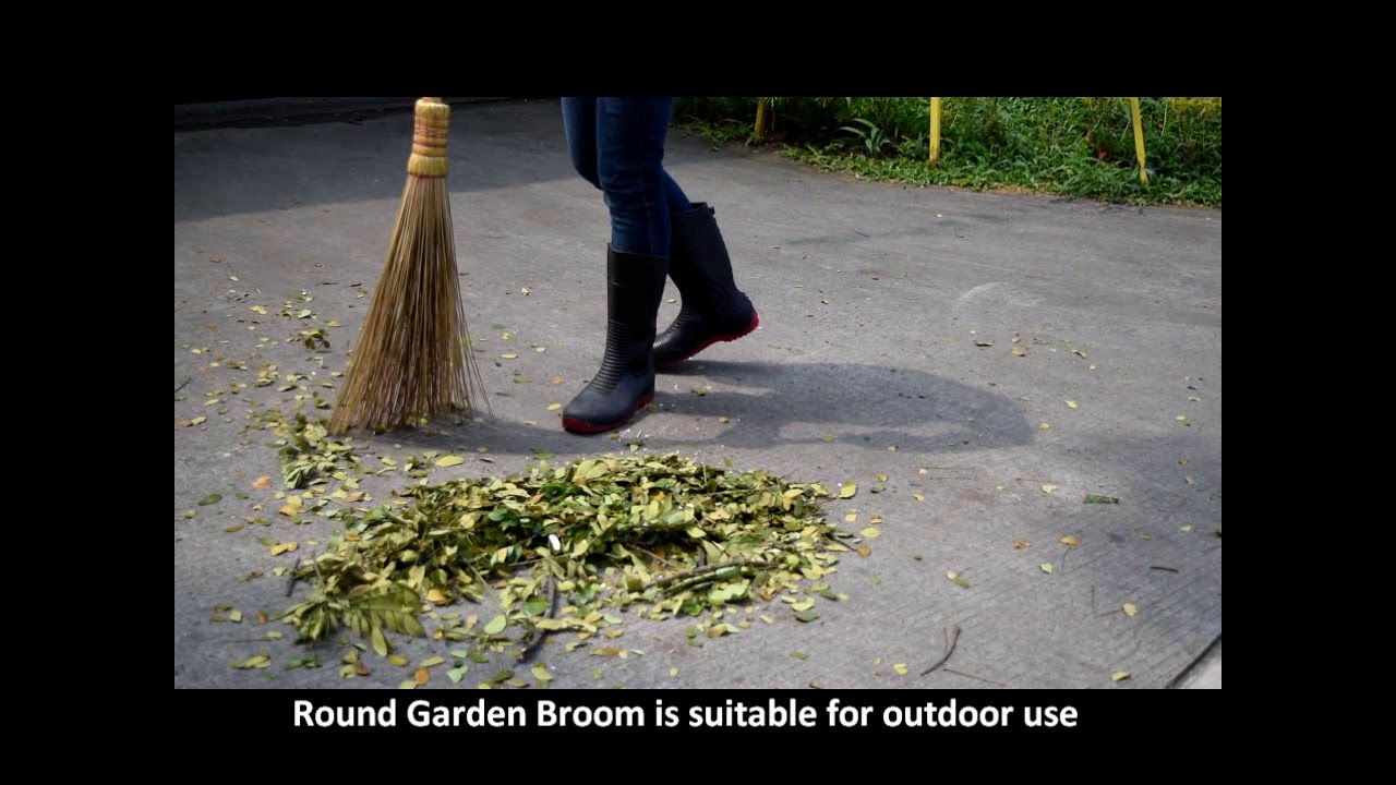 ROUND GARDEN BROOM