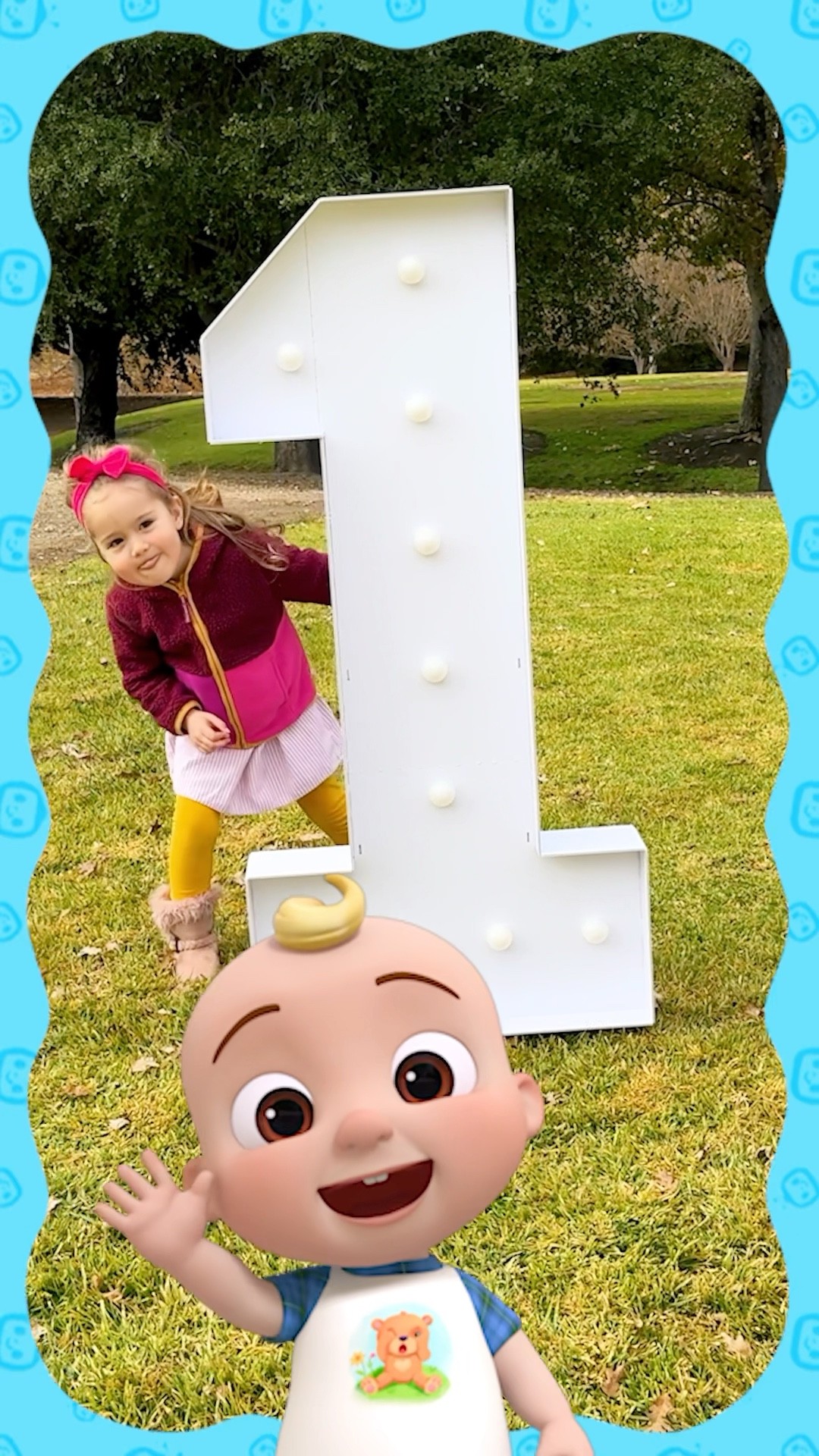 123 Learn to Count! Giant Numbers Outside at the Park! #cocomelon #shorts