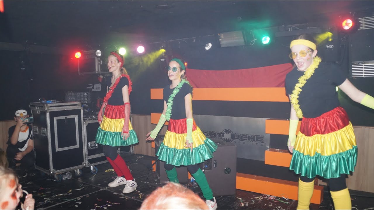 Droëme Mit De Oeëge Oop van Bjorn & Mieke, door Evi, Malu en Anne