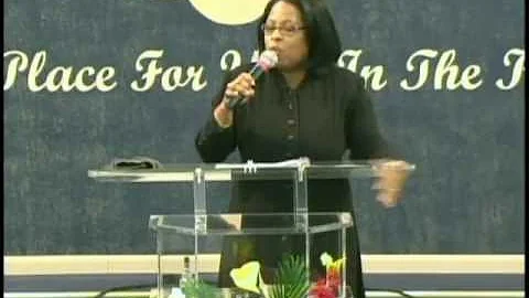 Deborah Hollins White standupstraight2