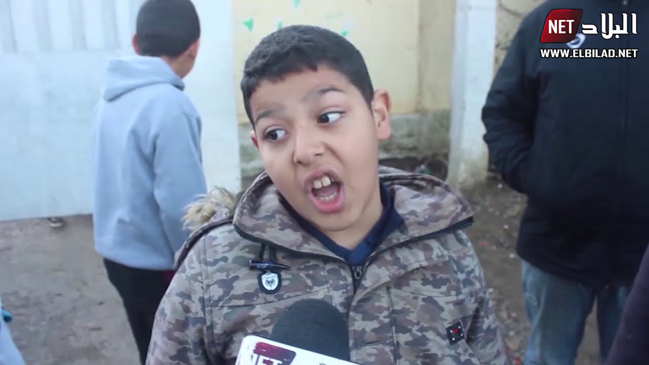 تلاميذ متوسطة أولاد عامر ببلدية برج منايل يتنقلون الى المدرسة فوق مركبات نقل السلع والجرارات