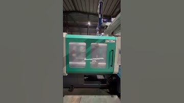 360 ton plastic injection molding machine with servo motor Haijiang working with robot arm testing