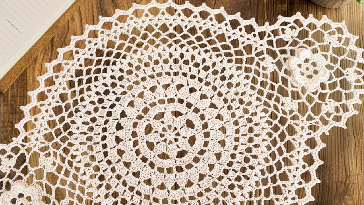 Centro de mesa de crochê Oval  🌺 #crochet #amazing #flowers 