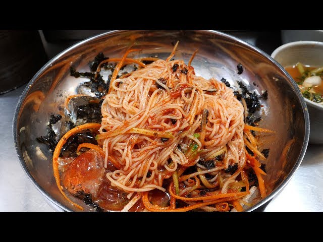 red sauce! korean spicy noodles - bibim guksu / korean street food