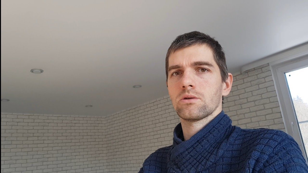 Натяжные потолки в частном доме. Криворукие Монтажники подпортили ...