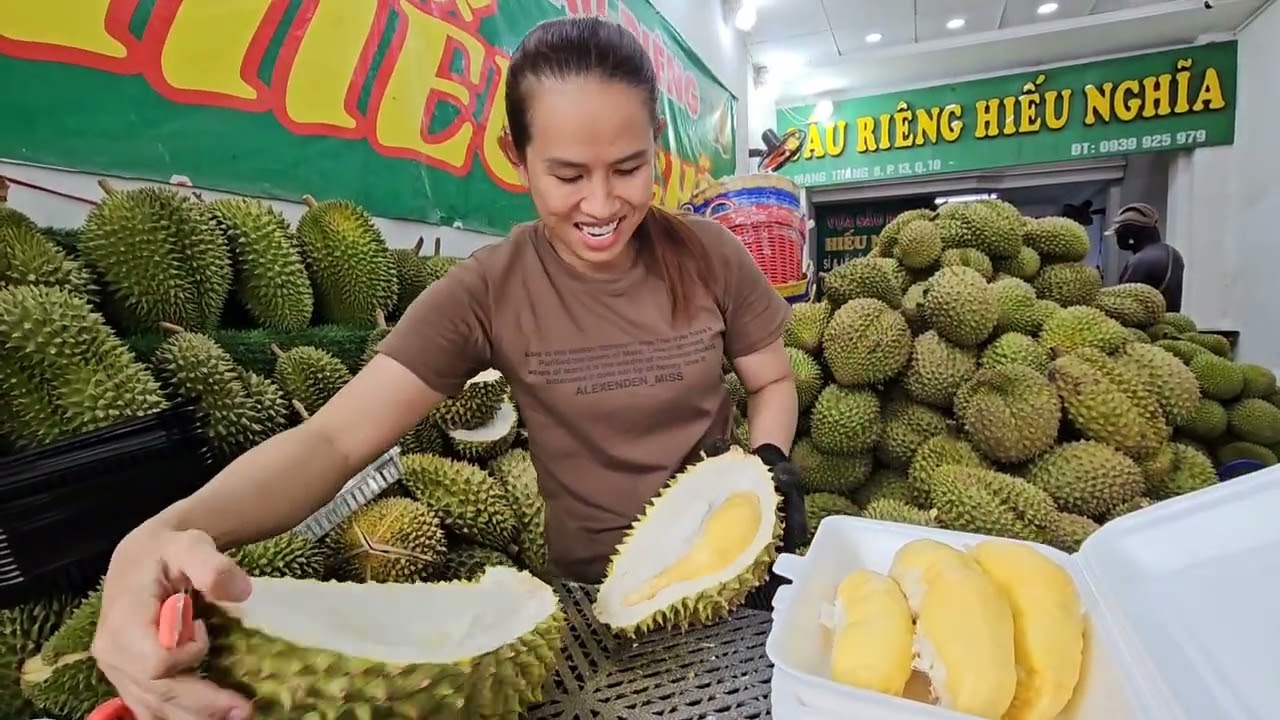 Bật Nắp Hàng Loạt Sầu Riêng Ri 6 Cơm Vàng Cho Khách Đi Canada, Sầu Musang King Giảm Nhẹ