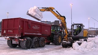 Wacker Neuson EW100 loading snow