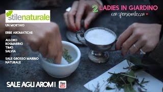 Sale agli aromi 2 Ladies in giardino con spensieratezza