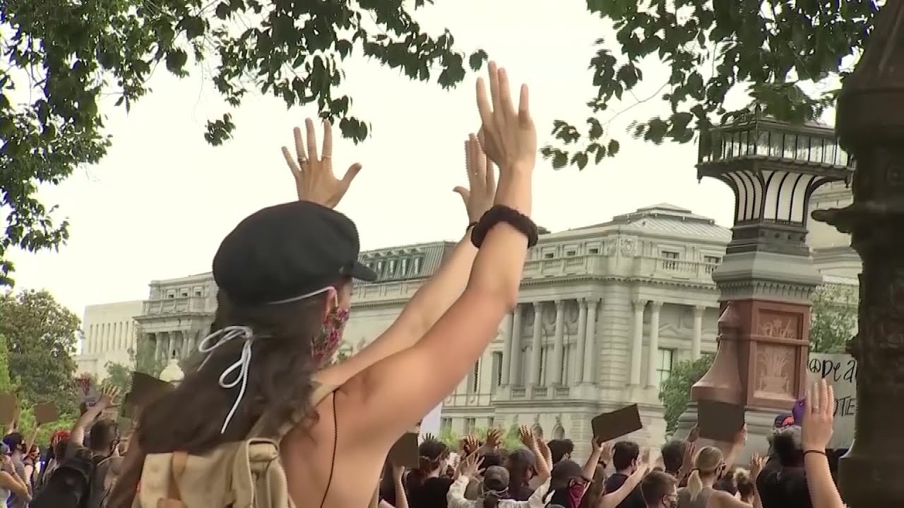 Police reform negotiations hit gridlock in Congress